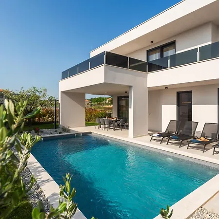 Mattia By Seeadria Agency *