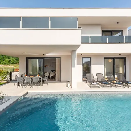 Mattia By Seeadria Agency