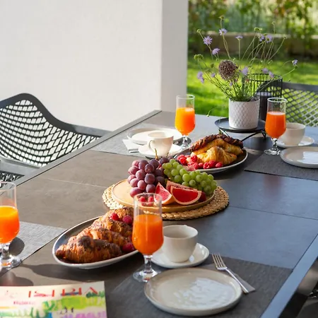 Mattia By Seeadria Agency * Bužinija