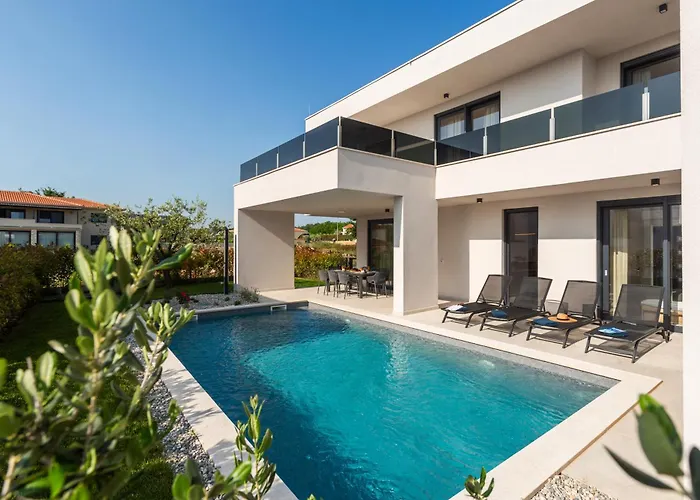 Mattia By Seeadria Agency *