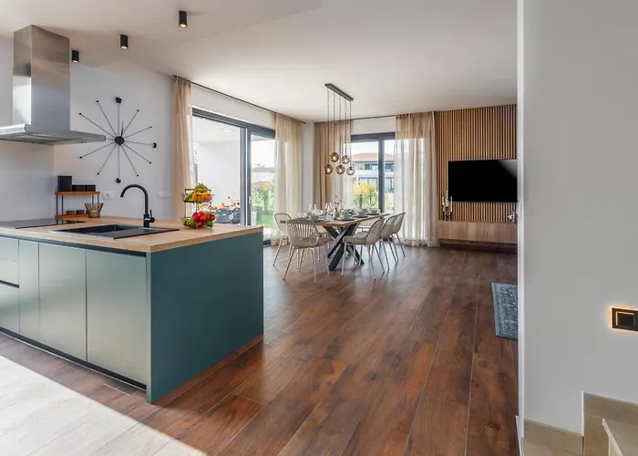 Mattia By Seeadria Agency