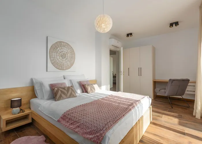 Mattia By Seeadria Agency *