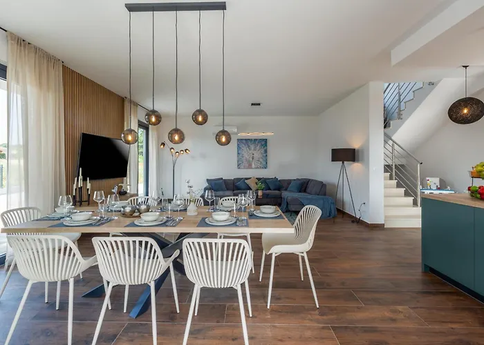 Mattia By Seeadria Agency