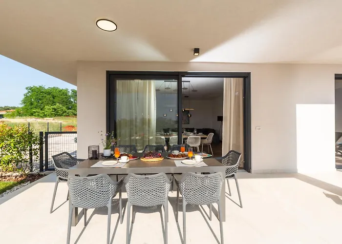 Mattia By Seeadria Agency