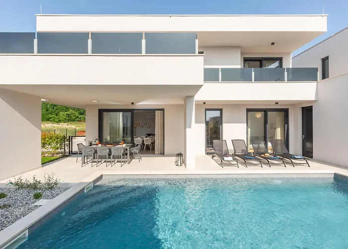 Mattia By Seeadria Agency