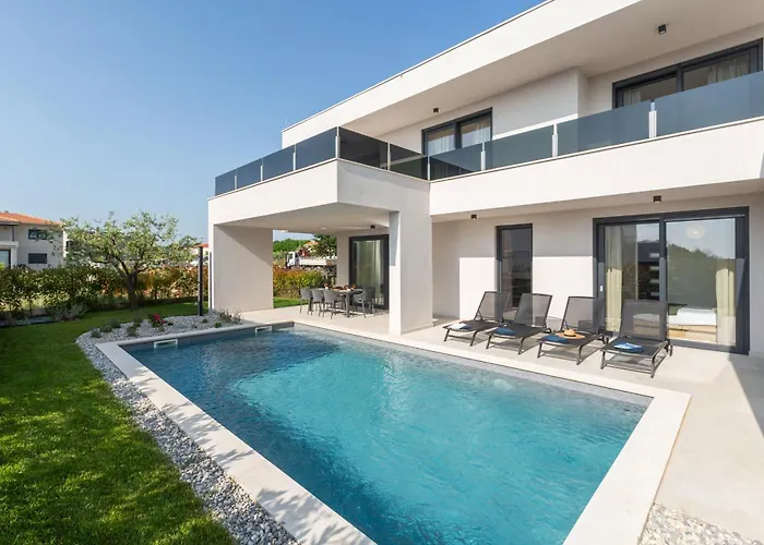 Mattia By Seeadria Agency